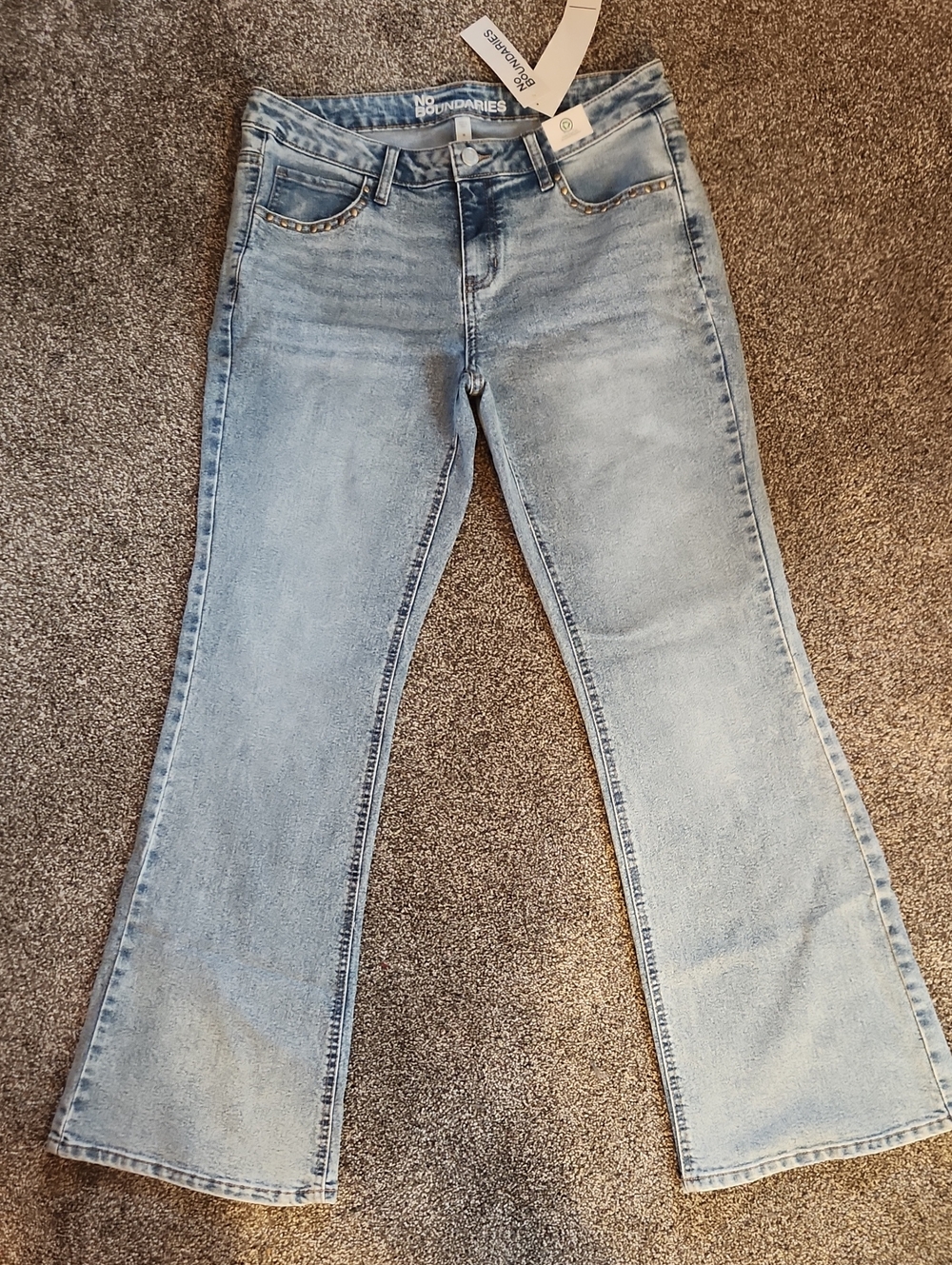 NWT No Boundaries - Low Rise Flare Jeans - Size 10